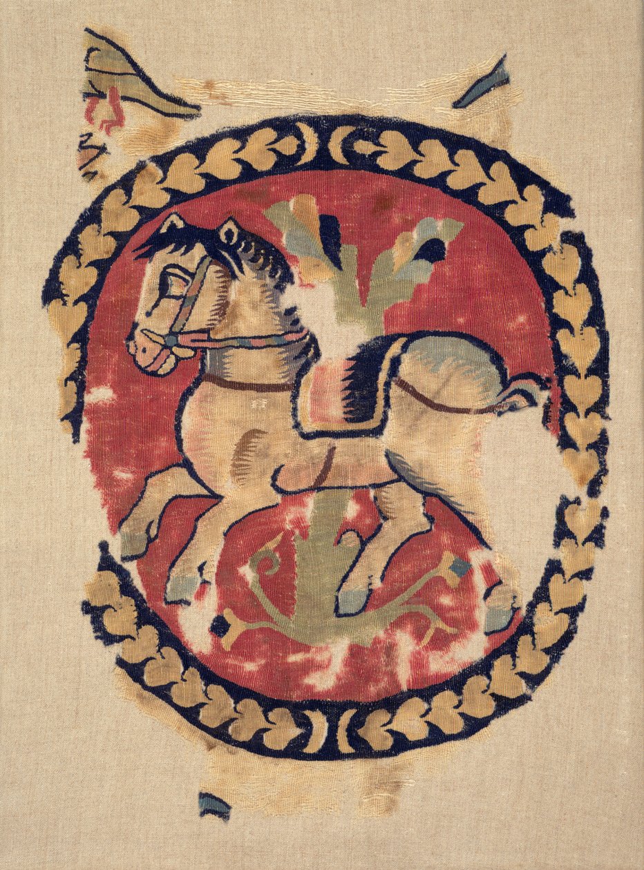 Gardinfragment med galopperande häst av Unknown artist
