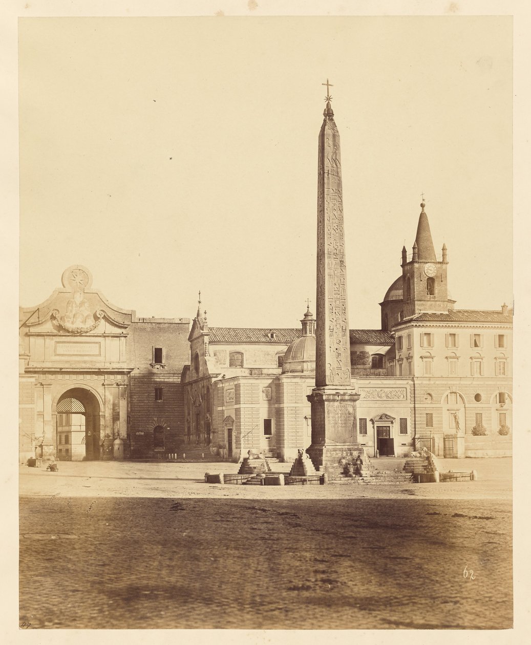 [Obelisk på Piazza del Popolo]. av Unknown artist