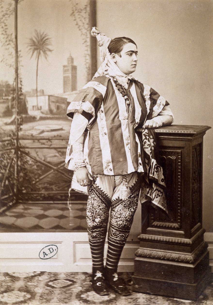 Porträtt av tunisisk judisk kvinna av Unknown photographer