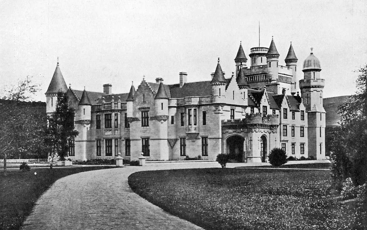Balmoral Castle, Skottland, c1920 av Valentine and Sons Ltd
