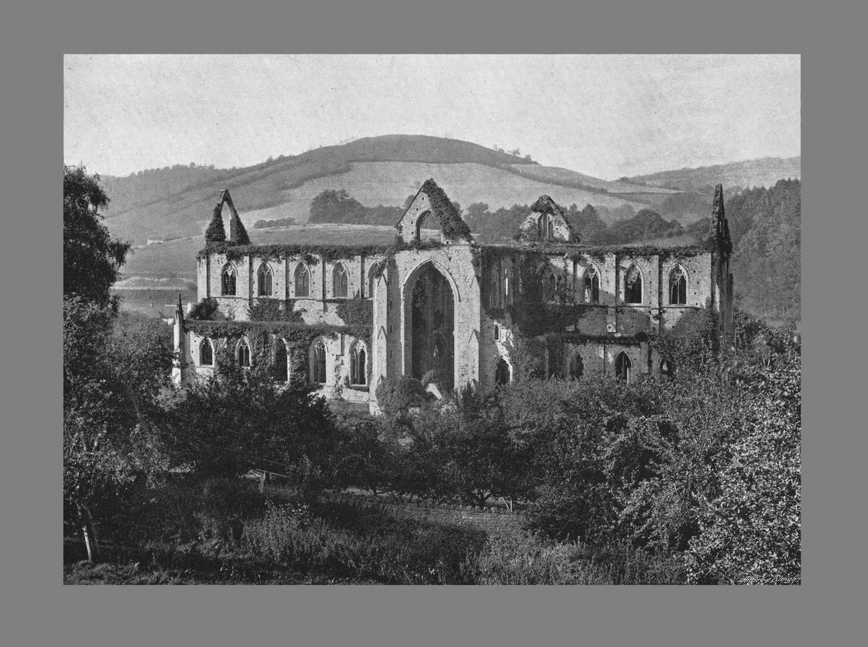 Tintern Abbey, c1900 av Valentine and Sons Ltd