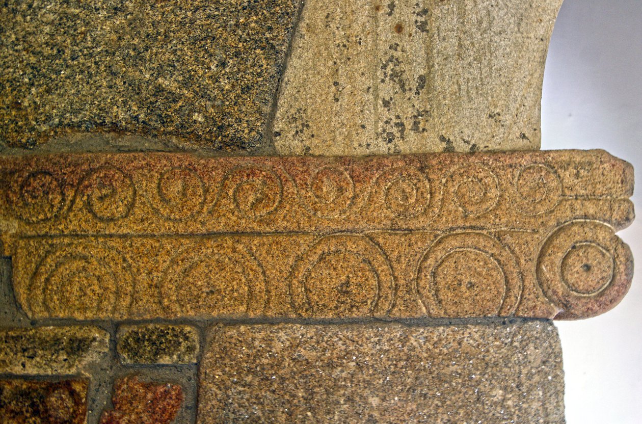 Visigotiska ristningar i kapellet i São Pedro de Balsemão, Sé, Lamego, Portugal ca 599 (granit) av Visigothic