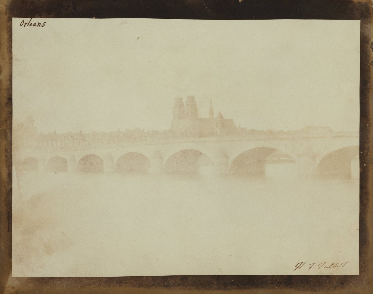 The Bridge of Orleans, from the South Bank of the Loire. av William Henry Fox Talbot
