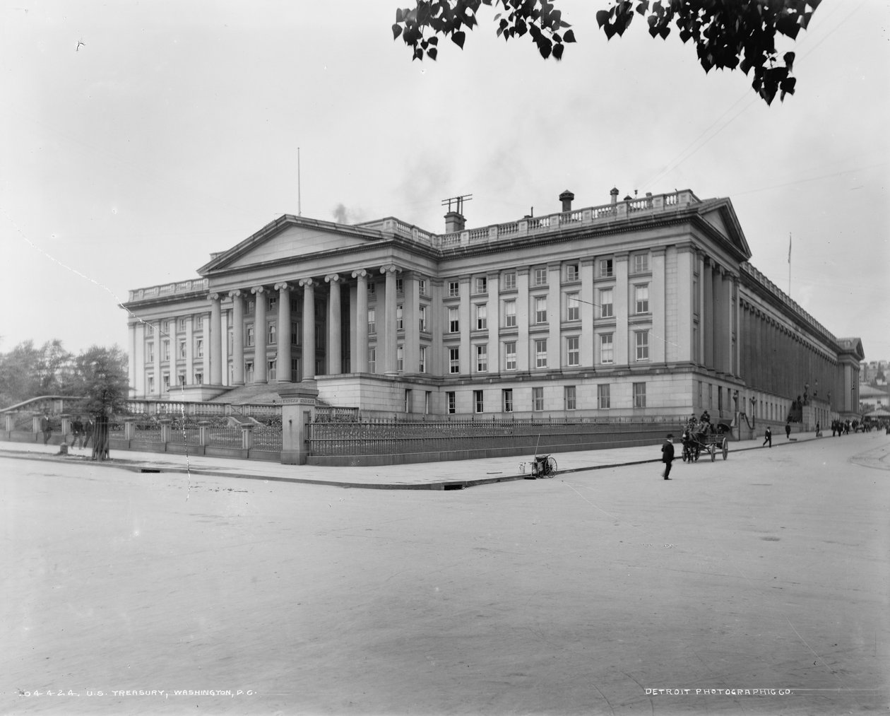 U.S. Treasury, Washington, D.C., 1880 av William Henry Jackson