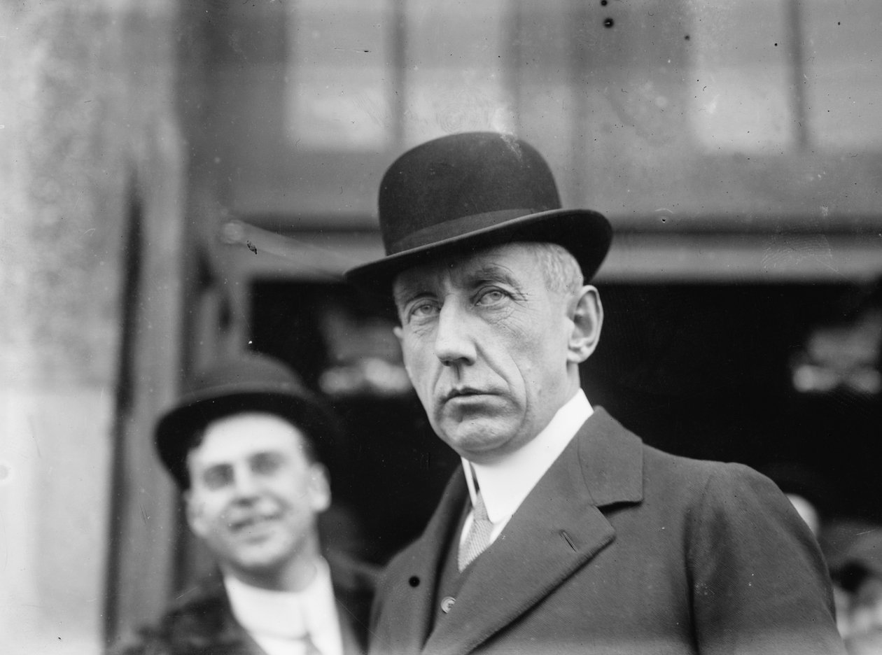 Roald Amundsen, ca 1900 (s/v foto) av . .