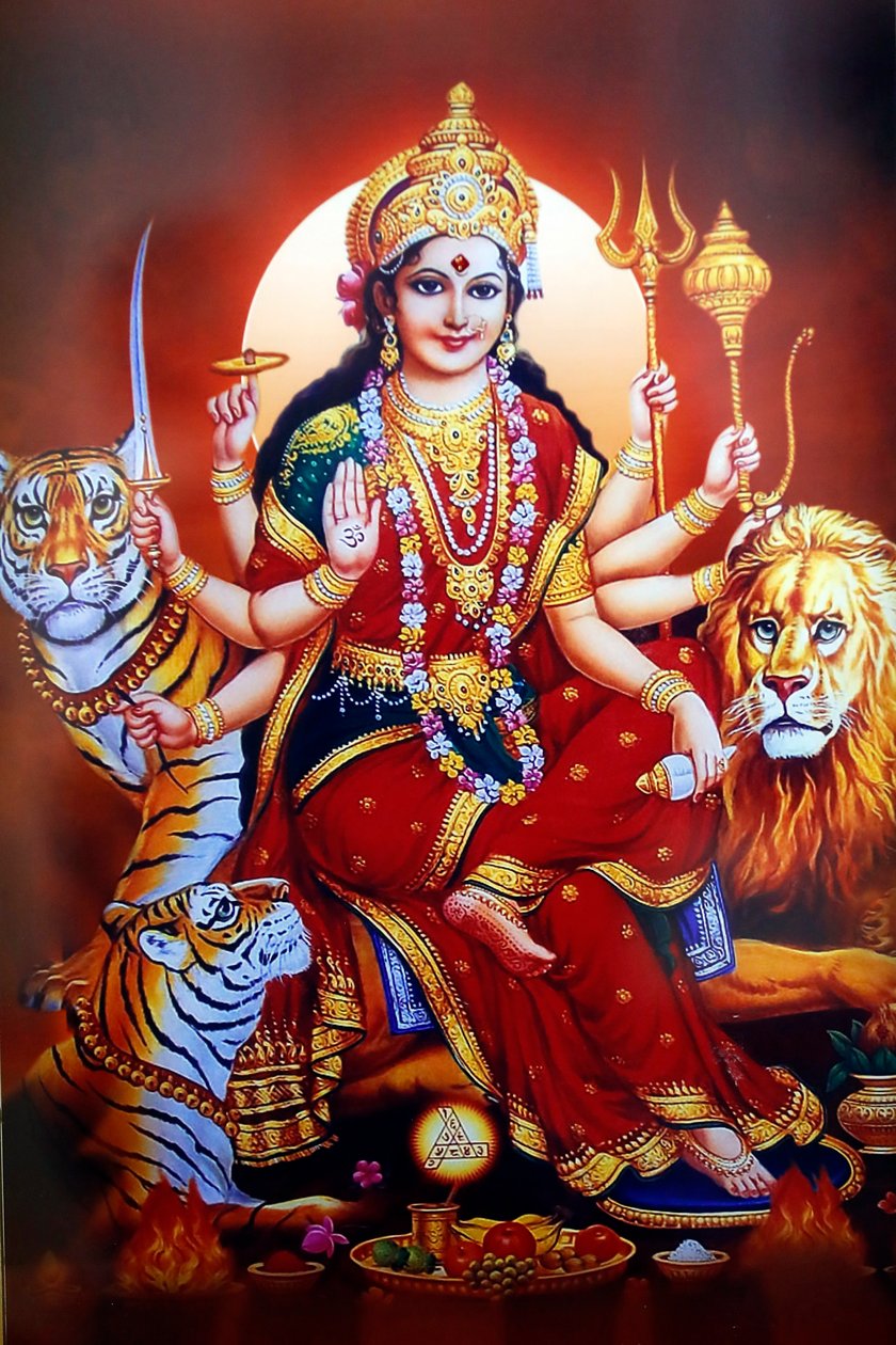 Shiva hinduiska tempel. Bild på den hinduiska gudinnan Durga. av . .