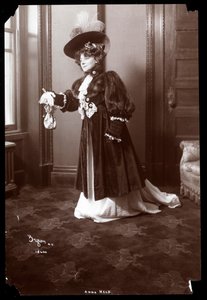 Anna Held, 1904 (silver gelatin print)