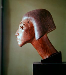 Huvud i El-Amarna-stil (trä)