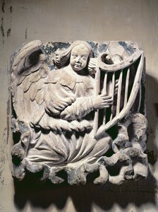 Ängelmusiker som spelar harpan (basrelief)