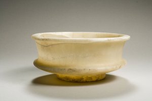 Tazza, 18:e-19:e dynastin, 1540-1186 f.Kr. (alabaster)