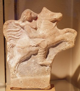 Staty av parthisk ryttare (terrakotta)