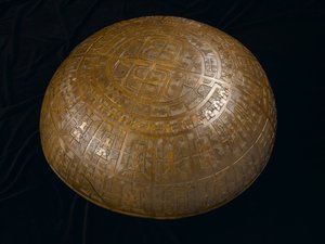 Stor skål, polynesiska, Marquesasöarna (trä)