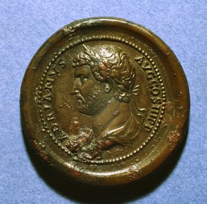 Hadrianus medaljong, 117-38 (guld)