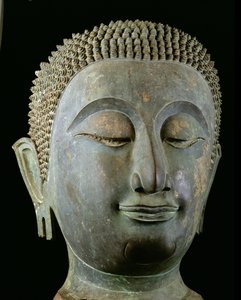 Huvudet av en gigantisk Buddha (brons)