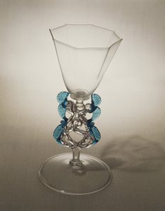 Facon de Venise drakskaftad bägare, 1600-tal