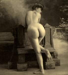 Naken kvinna, ca 1900 (sepiafoto)