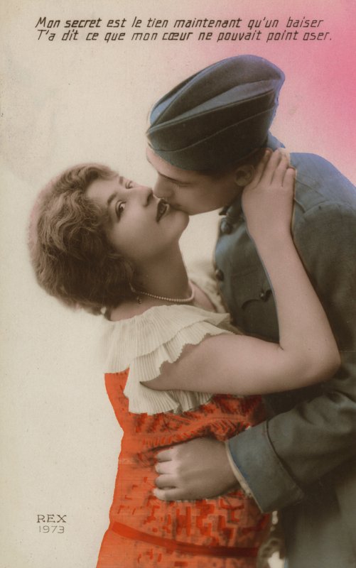 Kyssande flicka och soldat av French Photographer