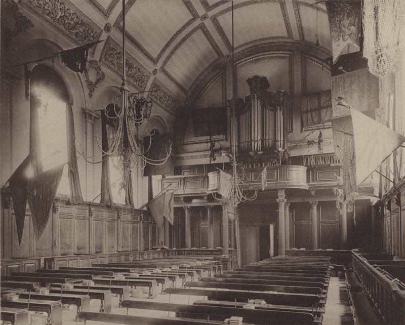 Chelsea Hospital, Interior of the Chapel  av Charles Latham