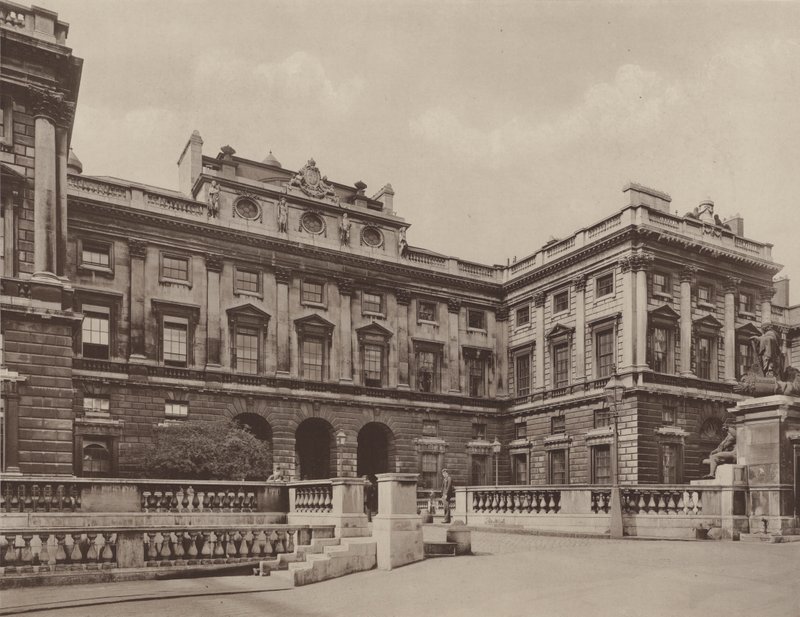Somerset House, View in the Court Yard  av Charles Latham