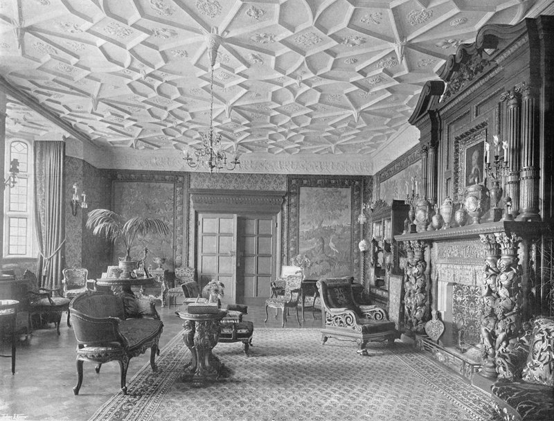 The Drawing Room (s/v foto) av Charles Latham