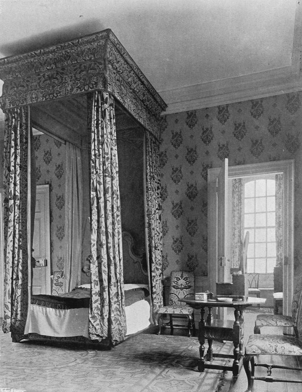Queens Room av Charles Latham