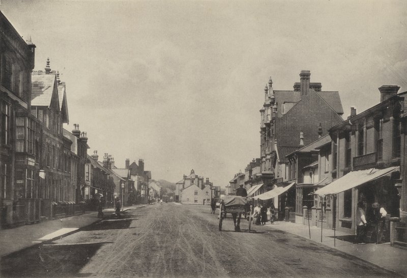 Aldeburgh, High Street (s/v foto) av English Photographer