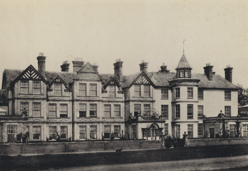 Aldeburgh, Wentworth Castle Hotel (s/v foto) av English Photographer