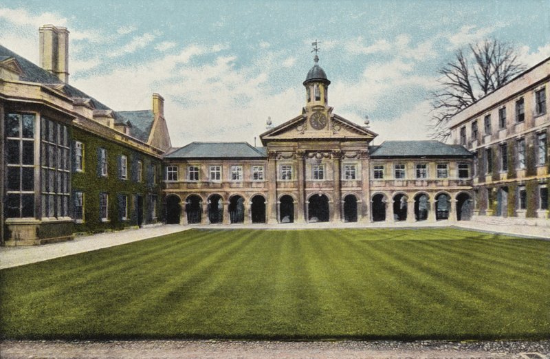 Emmanuel College av English Photographer