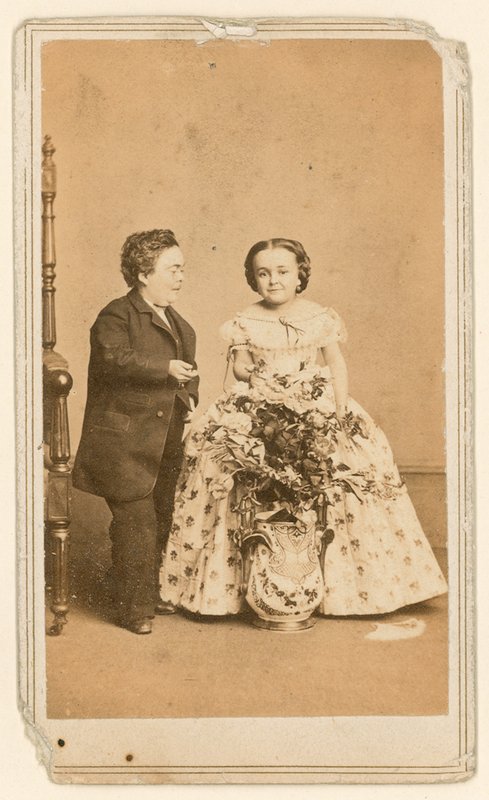 General Tom Thumb och hans fru av English Photographer