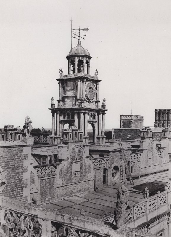 Hatfield House, The Clock-Turret (s/v foto) av English Photographer