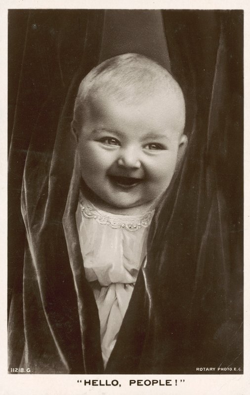 Hej människor! Barn som ler av English Photographer