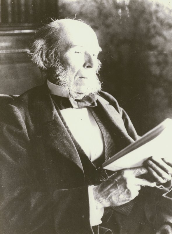 Herbert Spencer, porträtt, läsning (s/v foto) av English Photographer