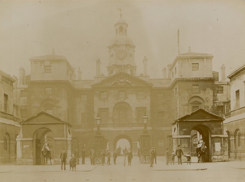 Horse Guards Parade, London av English Photographer