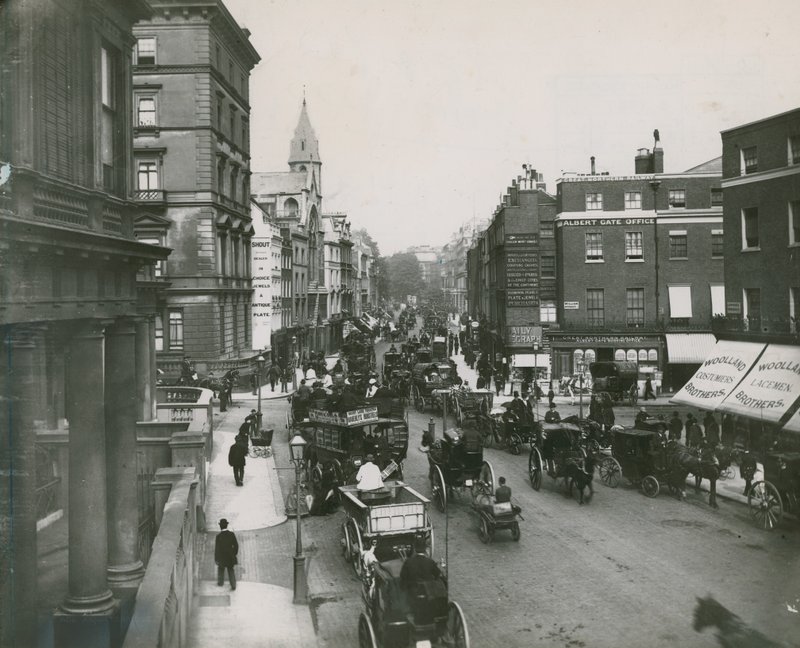 Knightsbridge, London av English Photographer