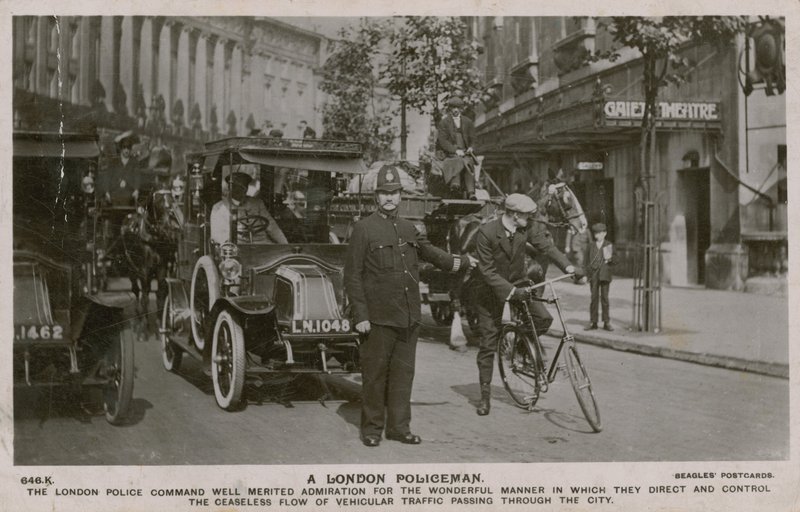 Londonpolis. Vykort skickat 4 juli 1913. av English Photographer