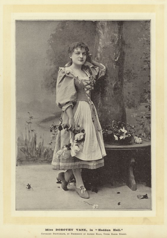 Miss Dorothy Vane, i Haddon Hall av English Photographer