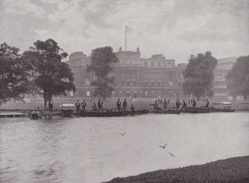 Pleasure Grounds i Buckingham Palace av English Photographer