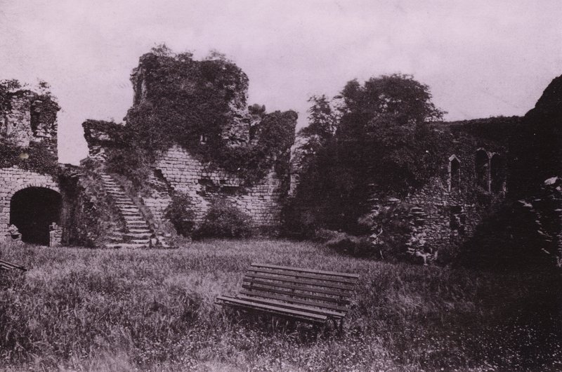 Rothesay Castle (s/v foto) av English Photographer