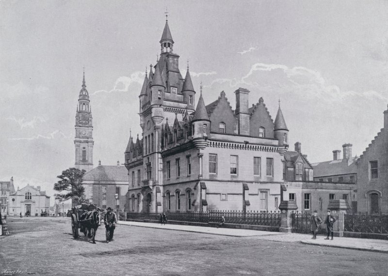 Skottland: Greenock, Court House (s/v foto) av English Photographer