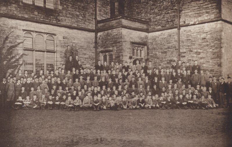 Sedbergh: Group of Boys (s/v foto) av English Photographer