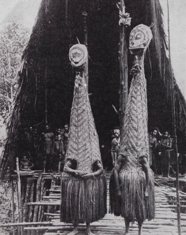 Tabubelagda troll i Nya Guinea (s/v foto) av European Photographer