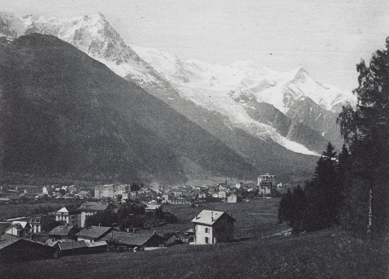Chamonix och Mont Blanc (svartvitt foto) av French Photographer