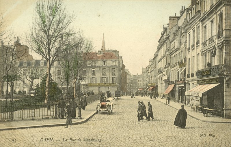 Rue de Strasbourg, Caen (färgfoto) av French Photographer