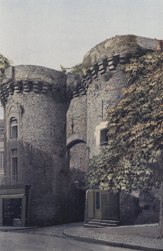 Laval, Porte Beucheresse, Cote S O av French Photographer