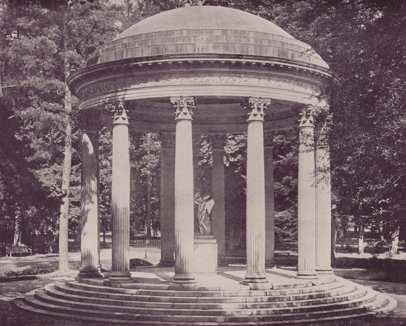 Paris: Kärlekens tempel, Versailles (s/v foto) av French Photographer