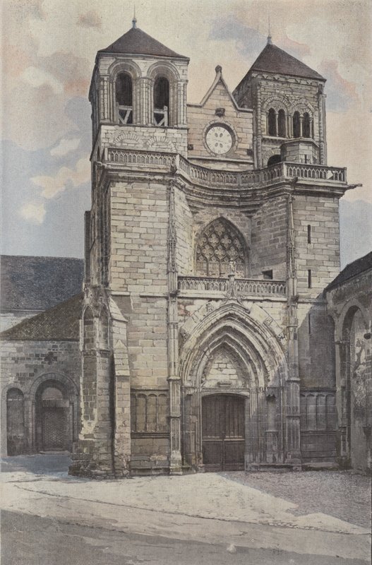 Souvigny, Kyrka, Fasad O av French Photographer