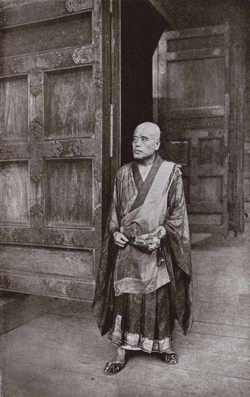 A Priest of Buddha (s/v foto) av Herbert Ponting