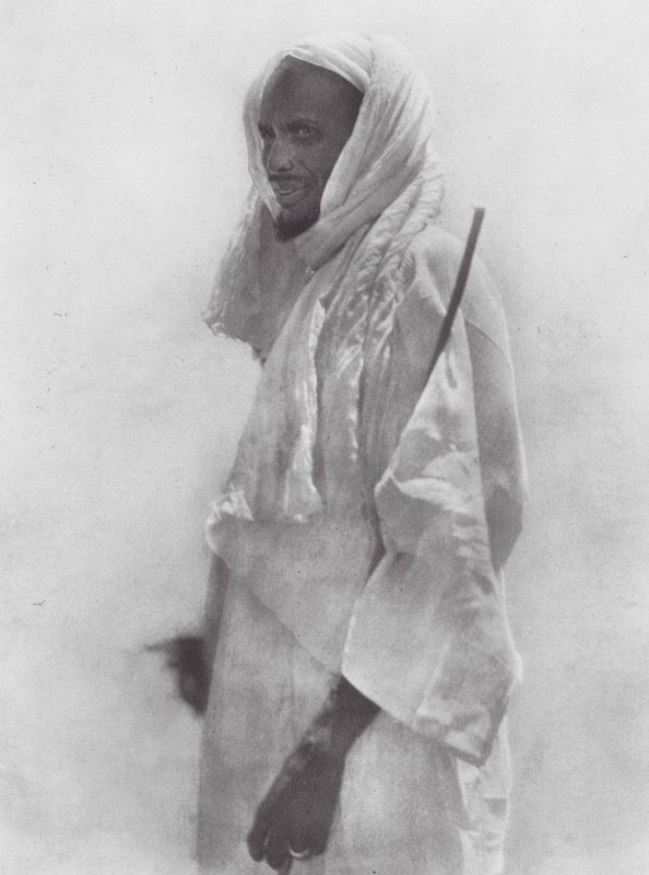 Afrika: Aulad Hamid Arab (svartvitt foto) av Hugo Adolf Bernatzik