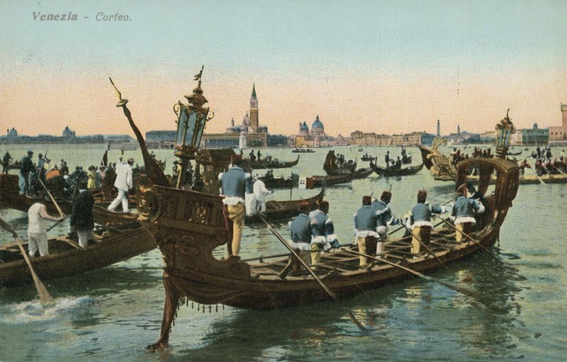 Procession i en venetiansk kanal (färgfoto) av Italian Photographer