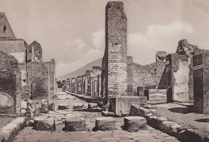Strada Stabiana, Street of Stabiae (s/v foto) av Italian Photographer